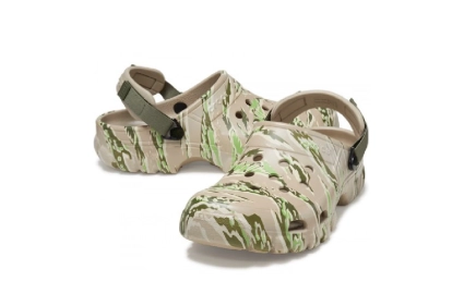 Шльопанці, сланці чи сабо — яке літнє військове взуття вибрати?