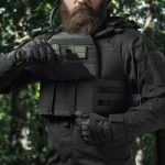 Бронежилет 3 класу (M.V.P.). Вага 2.9 кг. Поліетиленові плити 0.99 кг. Олива 9