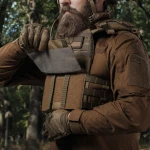 Бронежилет 3 класу (M.V.P.). Вага 2.9 кг. Поліетиленові плити 0.99 кг.  Койот 9