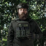 Бронежилет 3 класу (M.V.P.). Вага 2.9 кг. Поліетиленові плити 0.99 кг. Олива 8